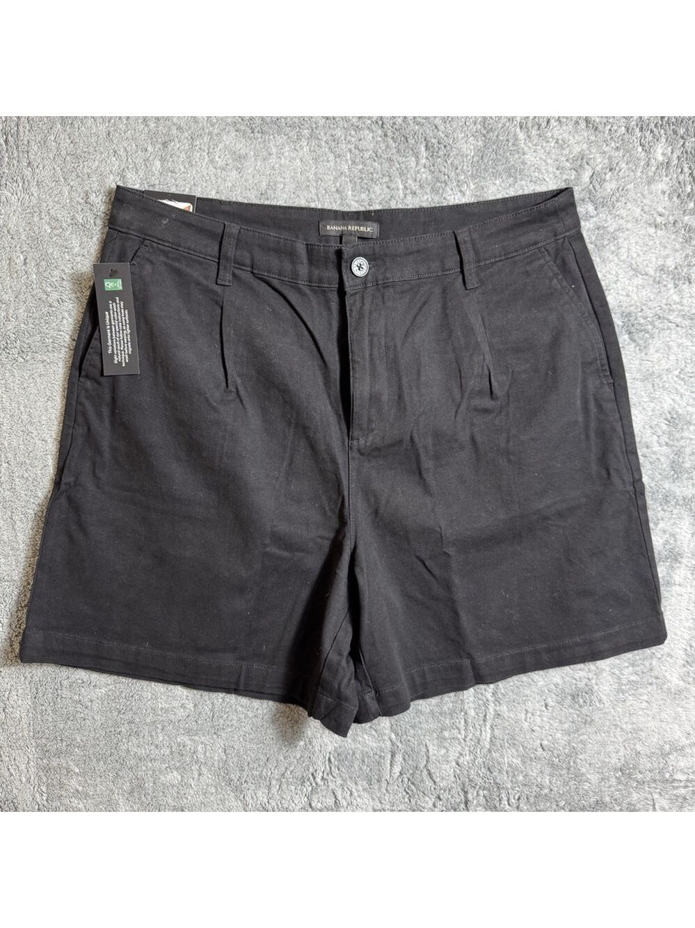 Banana Republic Pleat Front Chino Shorts Women’s Size 14 Black Preppy NWT